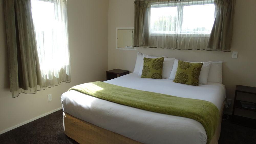 Southpacific Motel Whangamata Zewnętrze zdjęcie