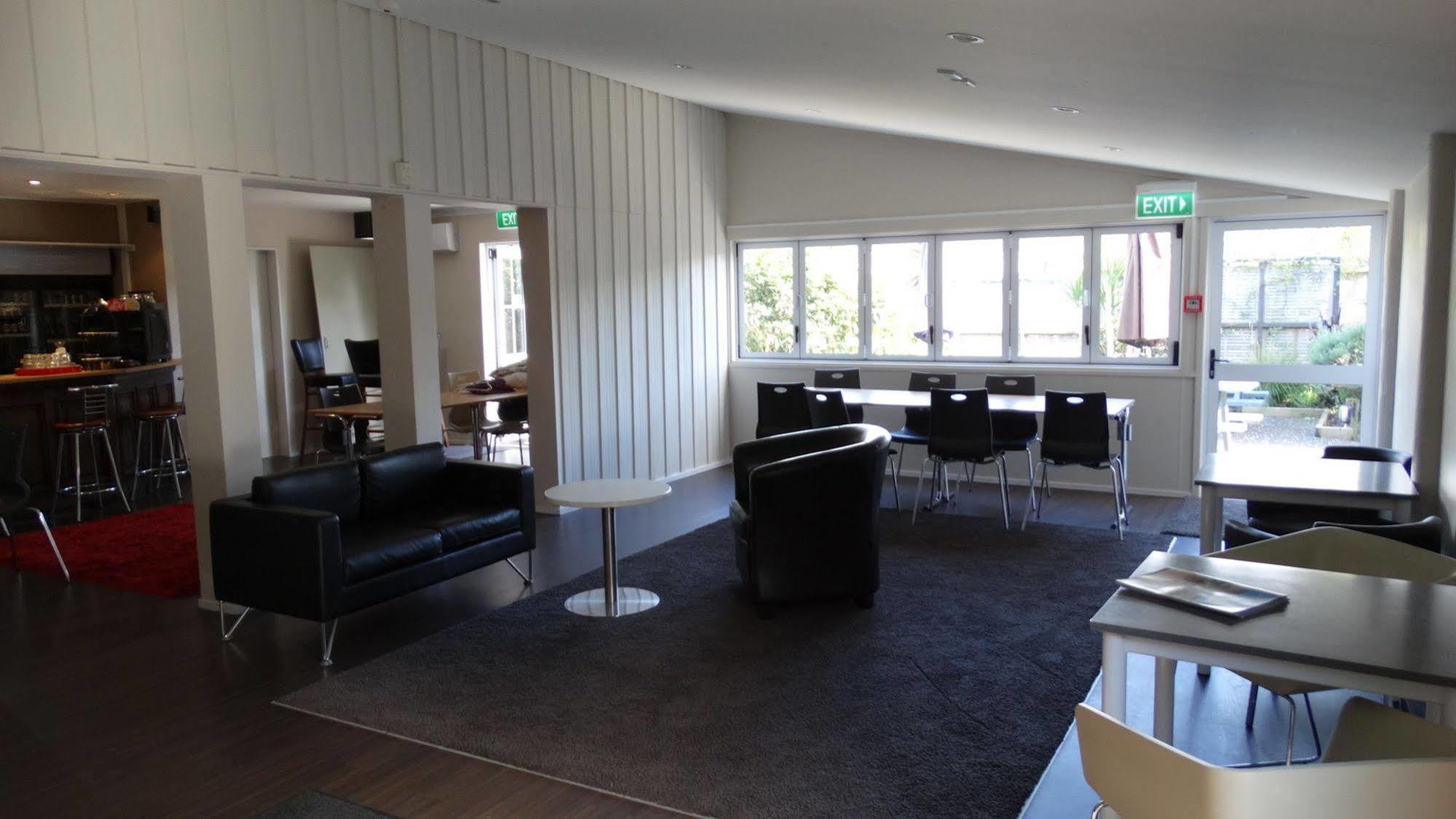 Southpacific Motel Whangamata Zewnętrze zdjęcie