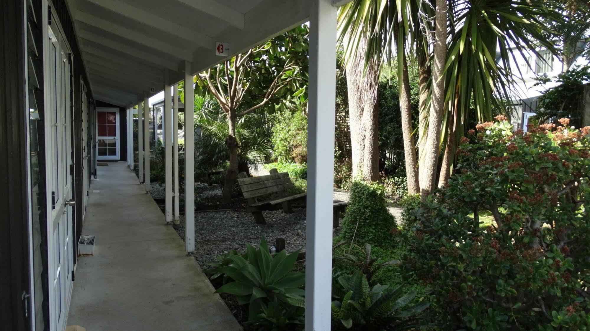 Southpacific Motel Whangamata Zewnętrze zdjęcie