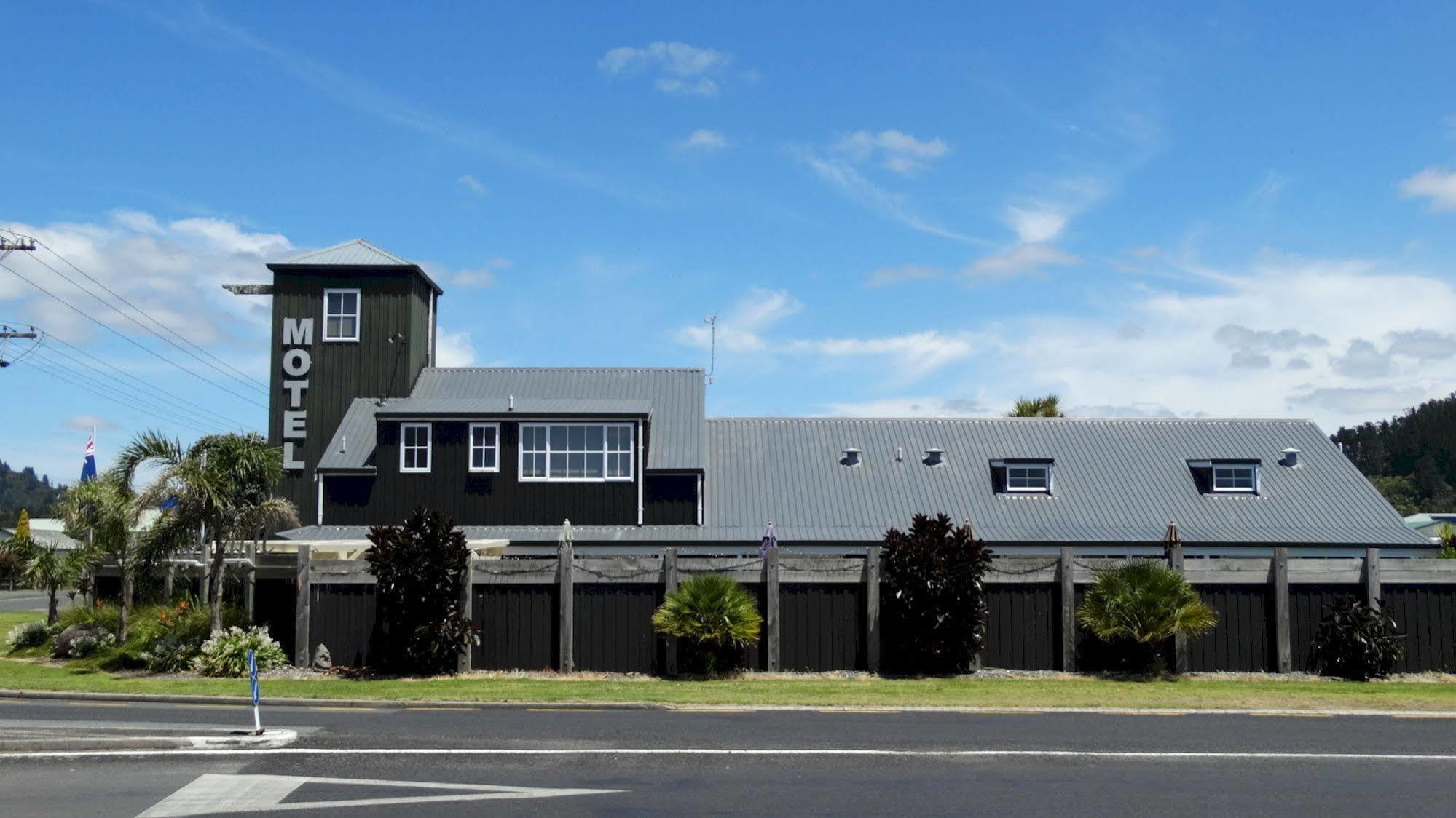 Southpacific Motel Whangamata Zewnętrze zdjęcie