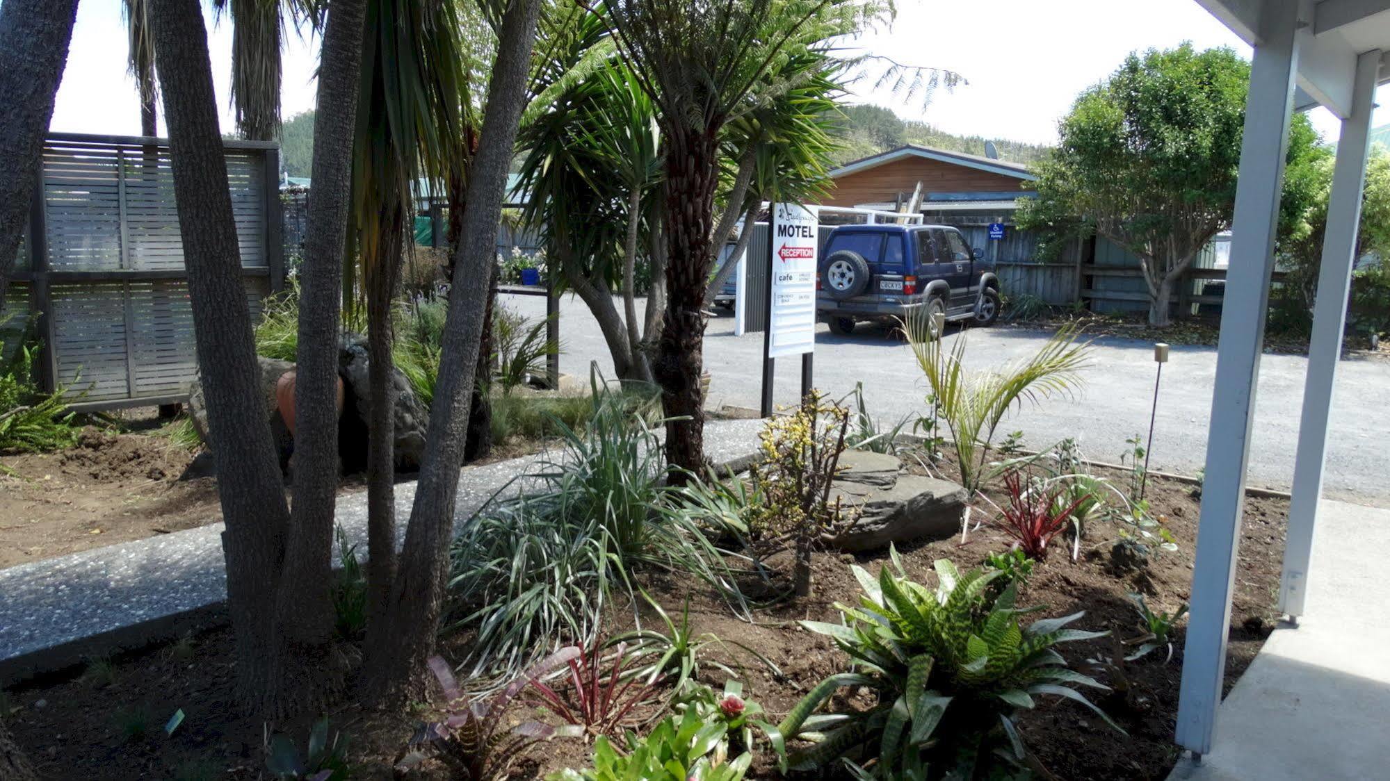 Southpacific Motel Whangamata Zewnętrze zdjęcie