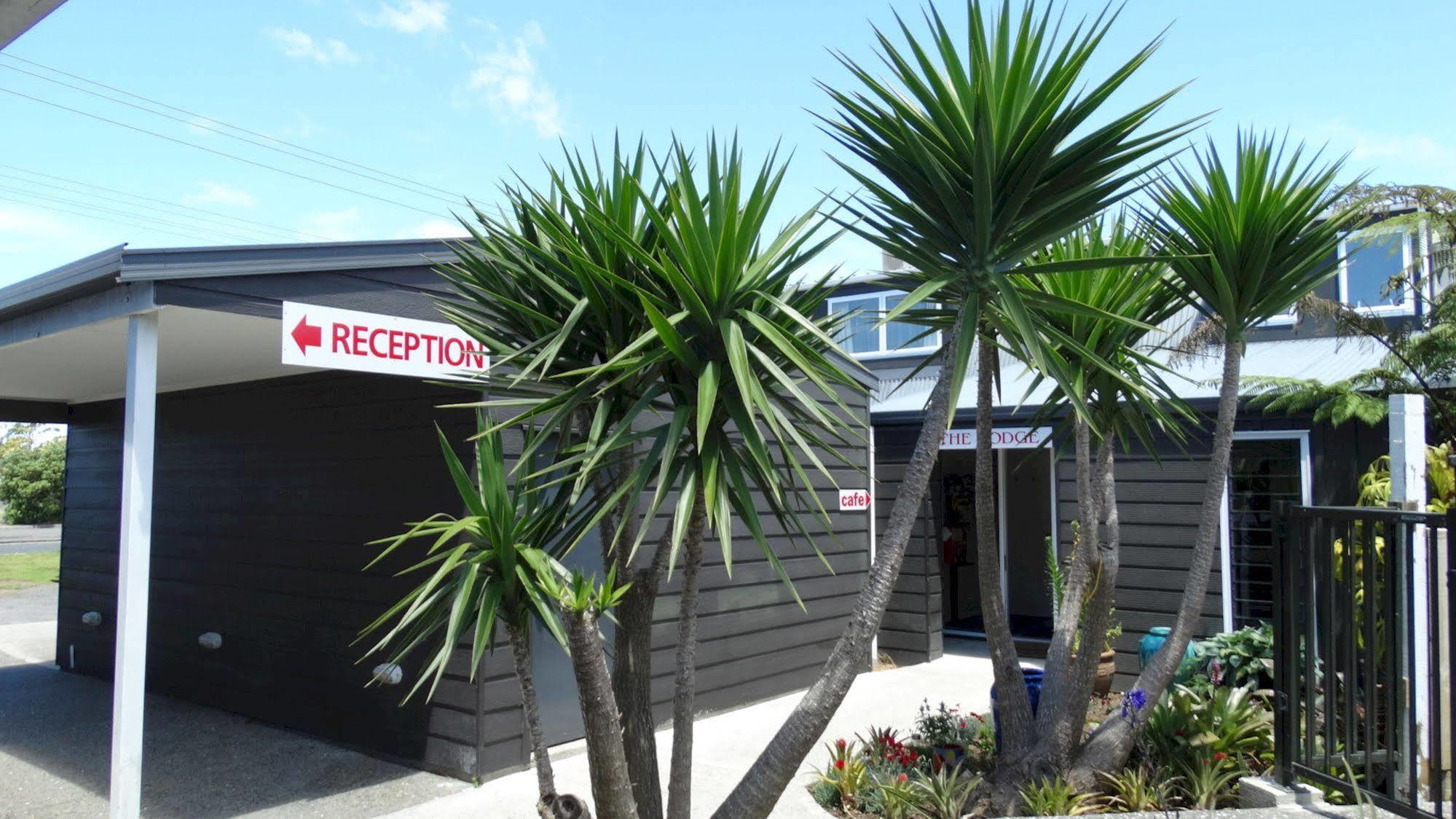 Southpacific Motel Whangamata Zewnętrze zdjęcie